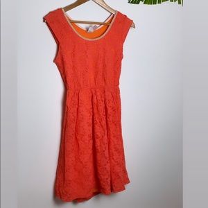 Lace dress with cutout back